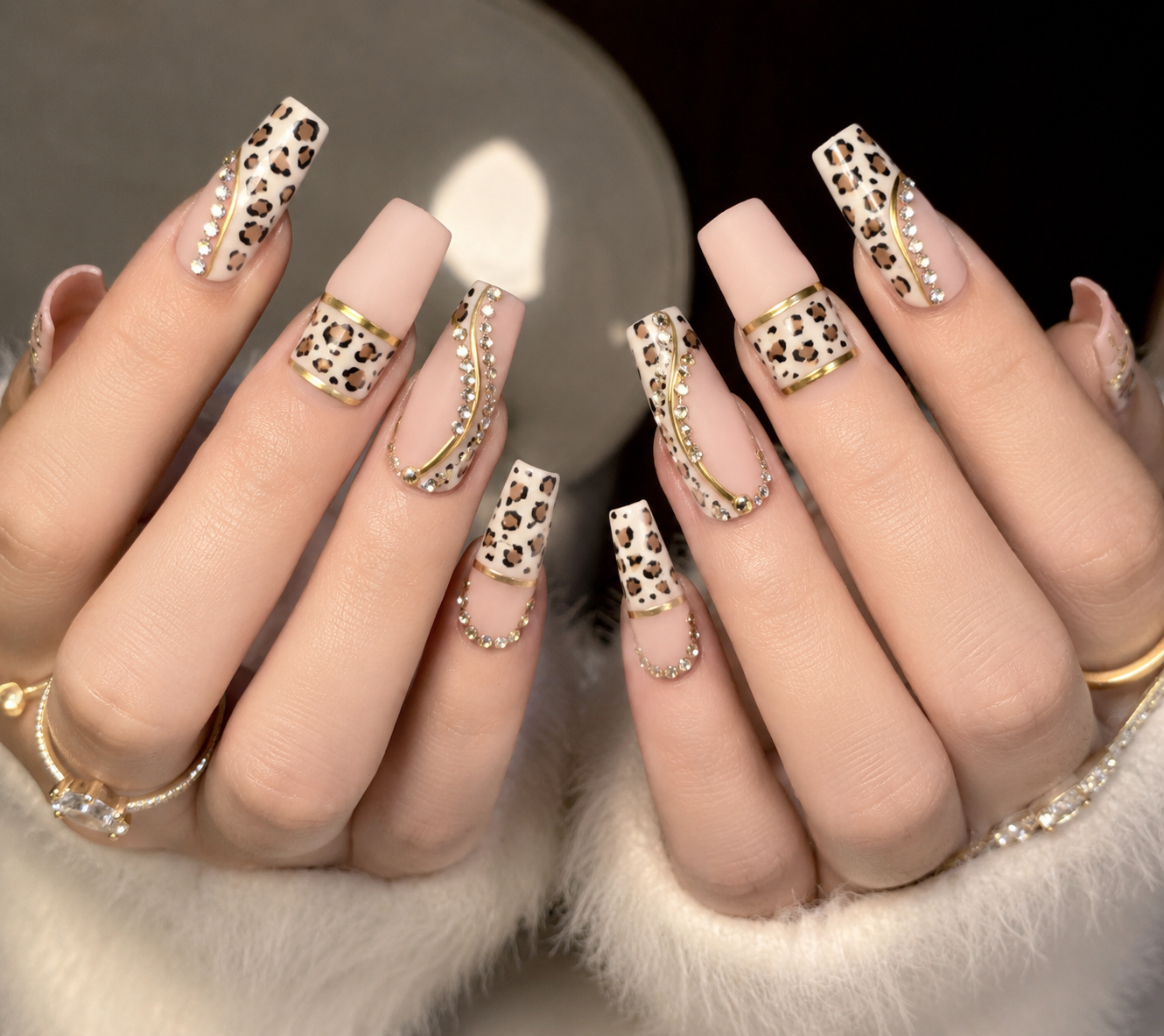 Golden Leopard Luxe | Magic Press-On Nails